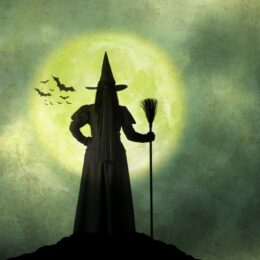 Etres maléfiques Existent-ils ? Si oui, qui sont-ils vraiment ? Si les démons existent, qui sont-ils exactement ? D'où viennent ils ? A quoi ressemblent ils ? Comment agissent ils ? Qu'appelle t-on sorcier ou sorcière ? S'ils existent, qui sont-ils exactement ? D'où viennent ils et à quoi ressemblent ils vraiment ? Comment agissent ils ?